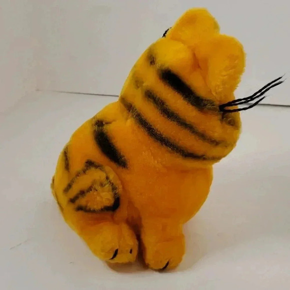 Vintage 1981 Garfield Sitting Stuffed Plush - Picture 5 of 10